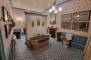 Heraldry room en-suite in Palace House, Beaulieu 